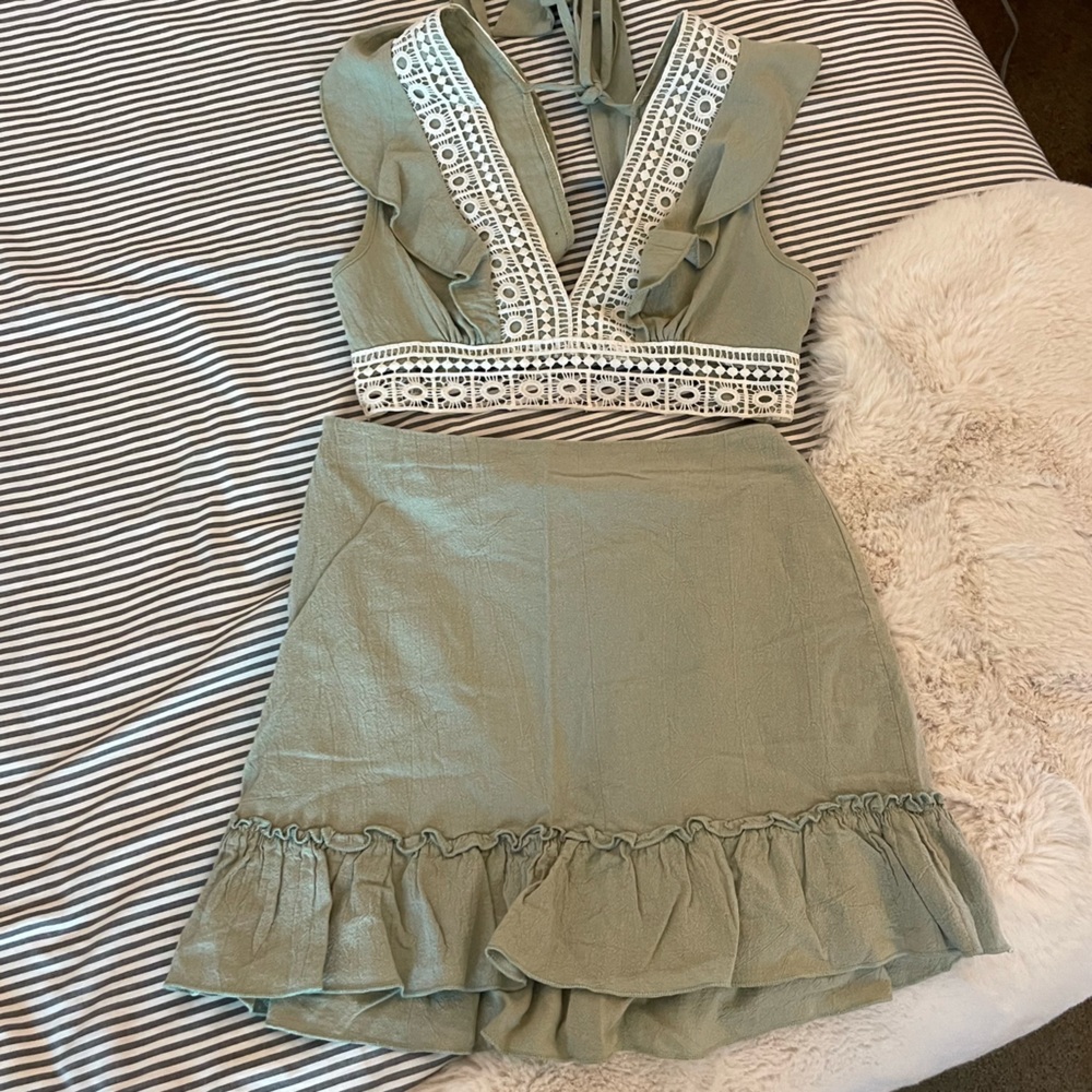 Green Set - Picture 2 of 4